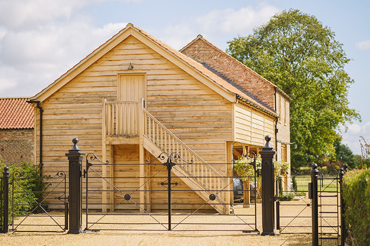 bespoke oak framed garages and outbuildings from yourkshire
